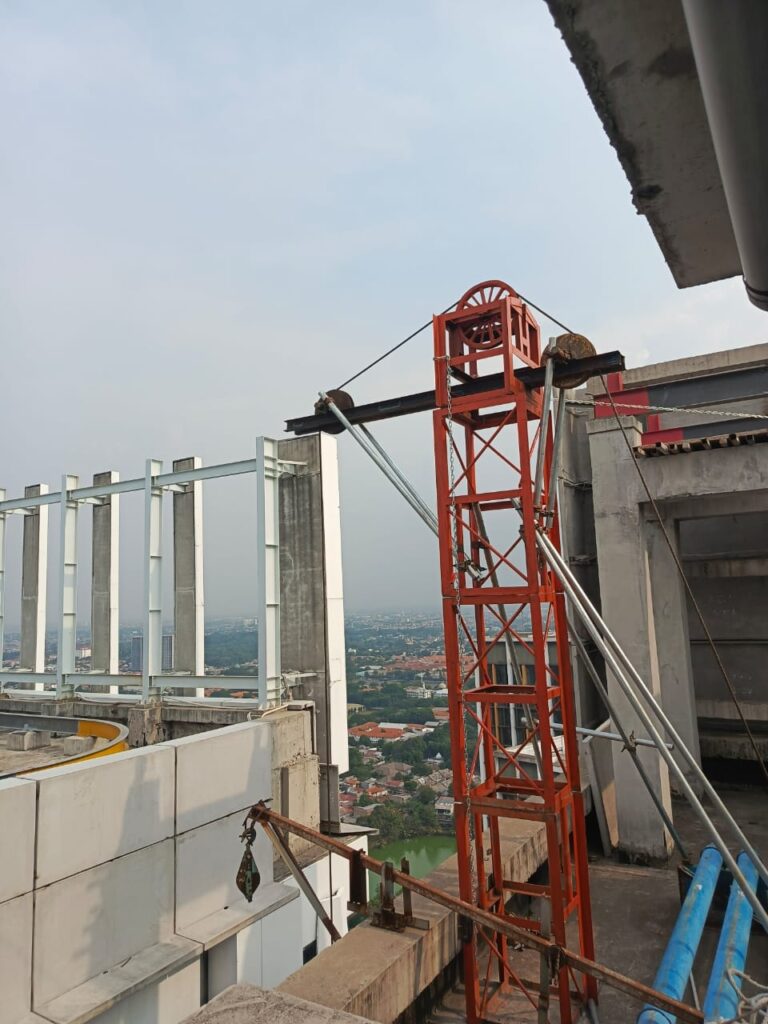 Hoist Crane
